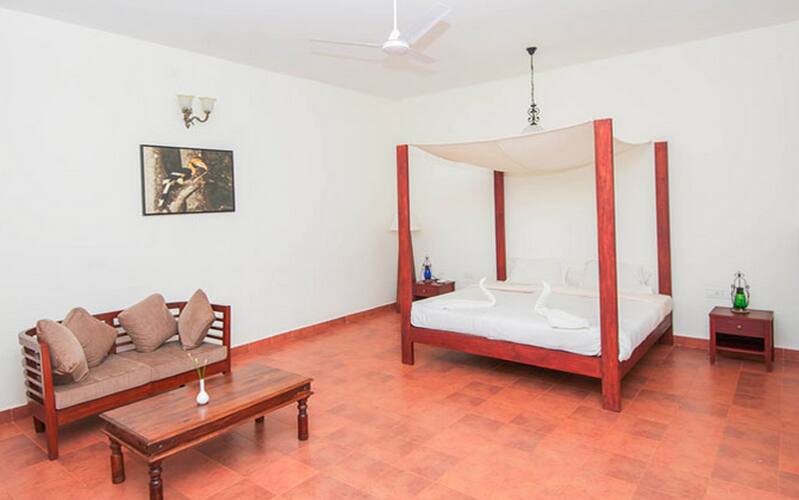 Monica Garden Bungalow, Valparai 2
